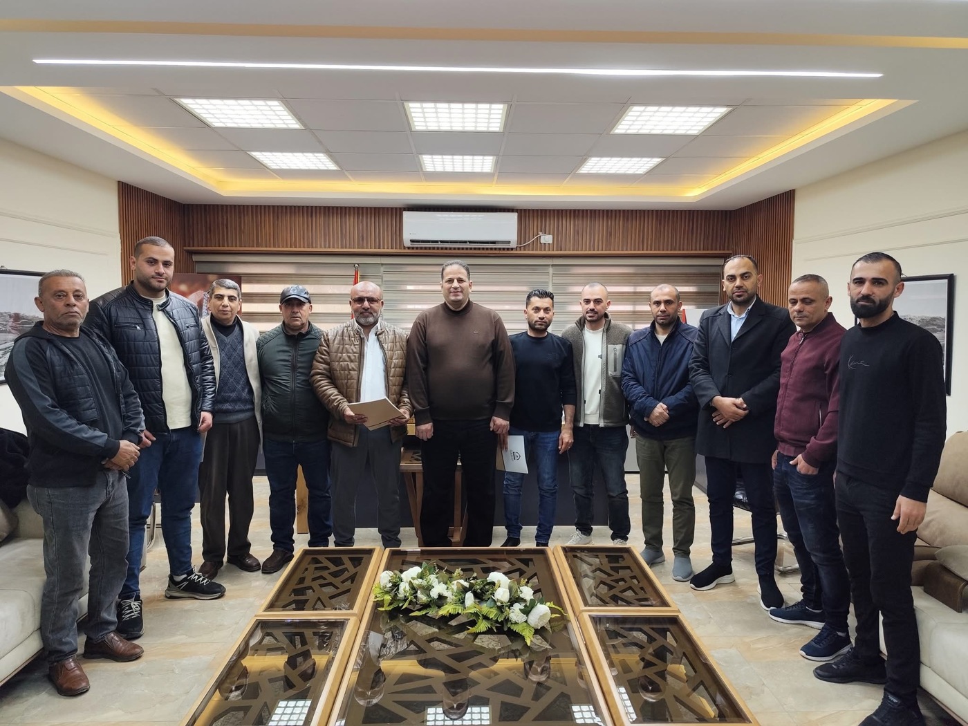 بلدية الظاهرية توقّع اتفاقيات لإنشاء محطّتين للطاقة الشمسية بقدرة 3 ميجا واط