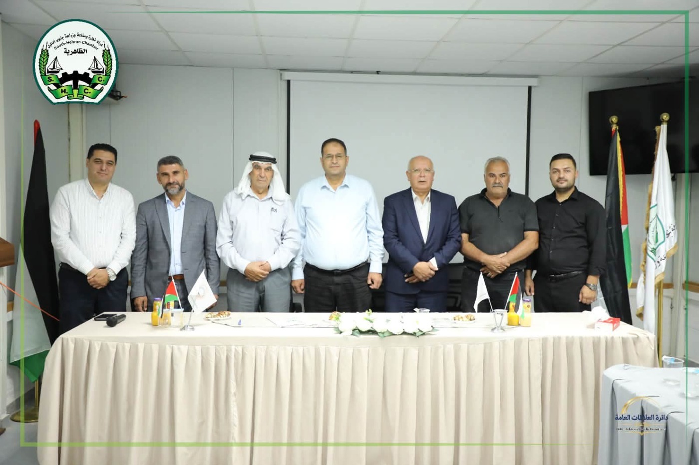 بلدية الظاهرية توقّع اتفاقية لتشكيل لجنة تنسيقية مشتركة مع غرفة تجارة وصناعة وزراعة جنوب الخليل